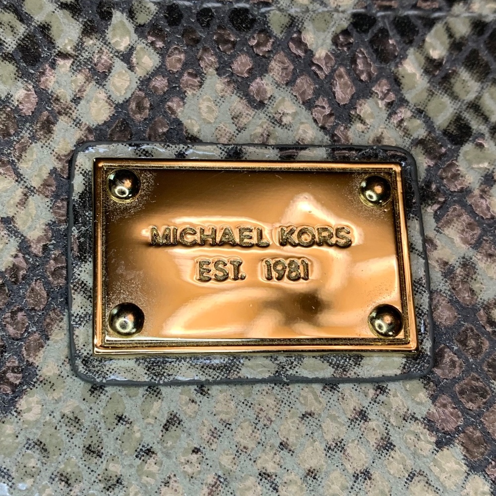 EUC Michael Kors Small Faux Snake Skin Wristlet / Wallet with Gold Interior! - Picture 2 of 8